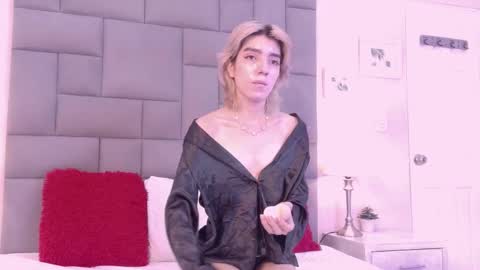 Snapshot of noahbells chatting on December 15, 2025, 11:47 am Noah online show from December 15, 2025, 11:47 am