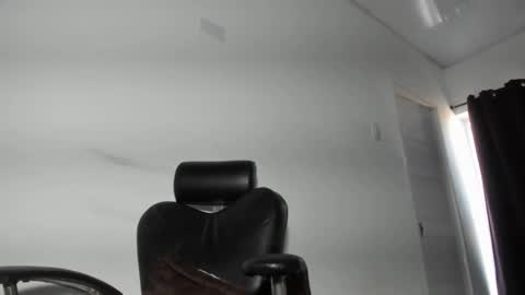 noahcogido online show from February 26, 2025, 9:37 pm