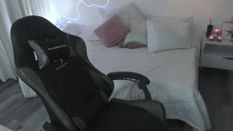 Noah  online show from March 18, 2026, 5:54 am