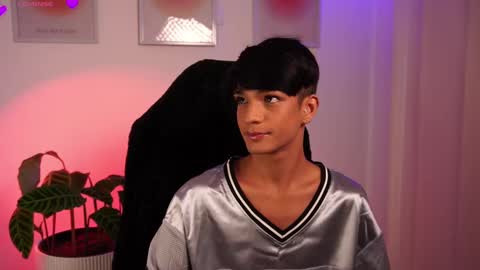 Noah     online show from February 19, 2025, 1:06 pm