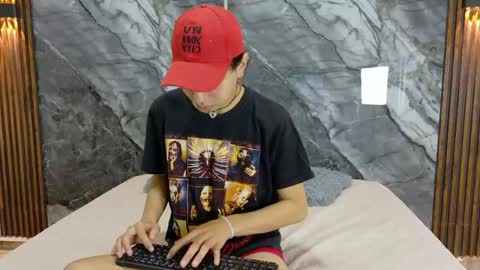 Snapshot of noahwalker__ chatting on May 5, 2026, 11:07 am online show from May 5, 2026, 11:07 am