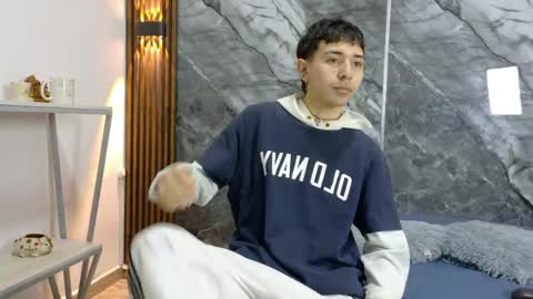Snapshot of noahwalker__ chatting on June 4, 2026, 11:05 am online show from June 4, 2026, 11:05 am