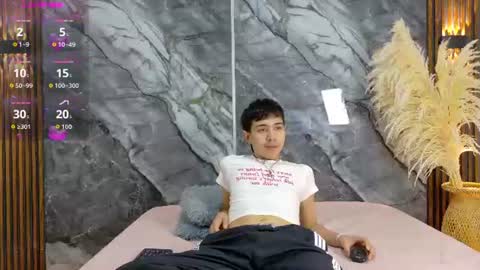 Snapshot of noahwalker__ chatting on June 20, 2026, 11:02 am online show from June 20, 2026, 11:02 am