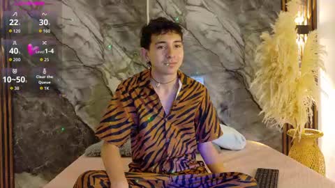 Snapshot of noahwalker__ chatting on June 21, 2026, 10:51 am online show from June 21, 2026, 10:51 am