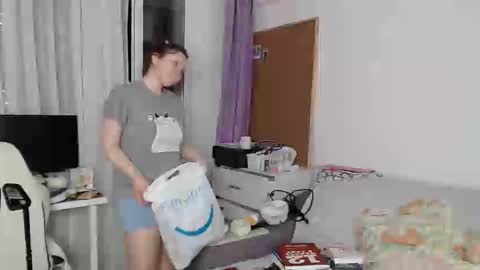 nodarell online show from December 20, 2025, 2:24 pm