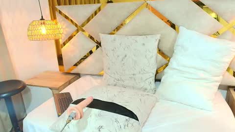 Snapshot of noelle_minx chatting on January 17, 2026, 7:50 pm NOELLE online show from January 17, 2026, 7:50 pm