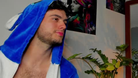 Snapshot of noha_miler chatting on January 24, 2025, 3:22 am kevin online show from January 24, 2025, 3:22 am