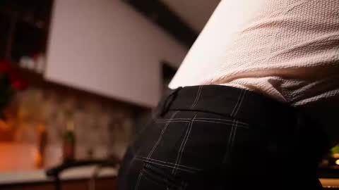 Snapshot of noha_miler chatting on September 21, 2025, 12:01 am kevin online show from September 21, 2025, 12:01 am