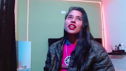 Noha Thomson online show from October 9, 2025, 8:18 pm