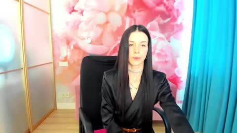 NoirDiva online show from April 15, 2026, 6:31 am