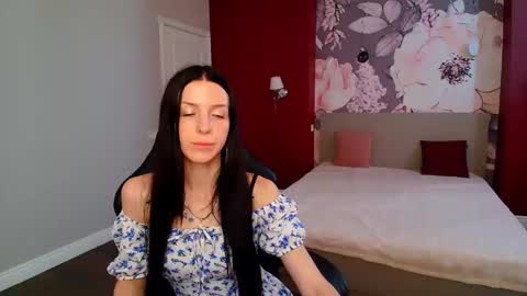 Snapshot of noirdiva chatting on June 10, 2026, 12:04 pm NoirDiva online show from June 10, 2026, 12:04 pm
