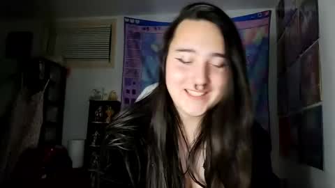 Snapshot of nonbinarybeauty20 chatting on January 4, 2025, 10:49 am nonbinarybeauty20 online show from January 4, 2025, 10:49 am