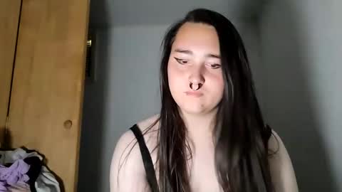 Snapshot of nonbinarybeauty20 chatting on September 11, 2025, 6:30 pm nonbinarybeauty20 online show from September 11, 2025, 6:30 pm