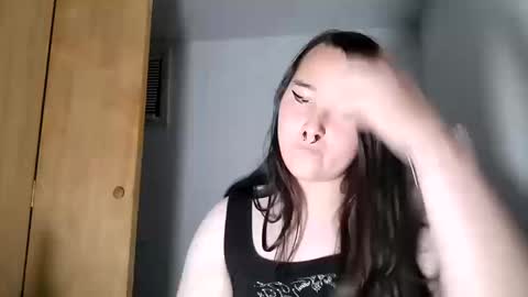 Snapshot of nonbinarybeauty20 chatting on October 14, 2025, 2:01 am nonbinarybeauty20 online show from October 14, 2025, 2:01 am