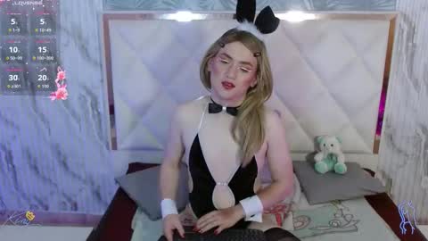 nooah_tay online show from February 3, 2026, 3:04 am