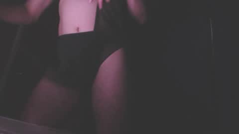 Snapshot of noon_ee chatting on September 13, 2025, 4:56 am Noon ee online show from September 13, 2025, 4:56 am