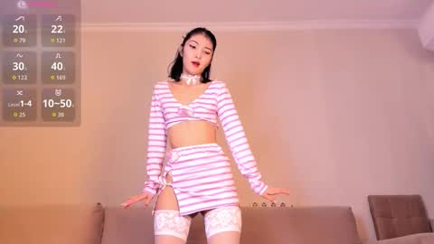 nooniemoon online show from September 26, 2025, 2:26 am