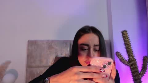 Snapshot of nora_dasilva chatting on December 21, 2024, 12:31 am Nora Da Silva online show from December 21, 2024, 12:31 am