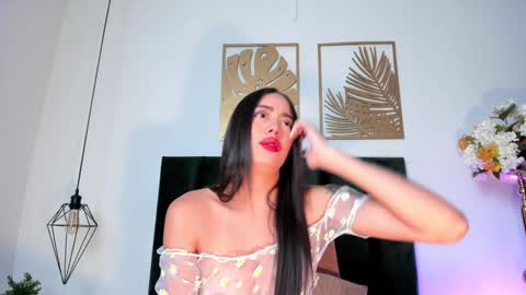 Snapshot of nora_dasilva chatting on February 4, 2025, 1:02 am Nora Da Silva online show from February 4, 2025, 1:02 am