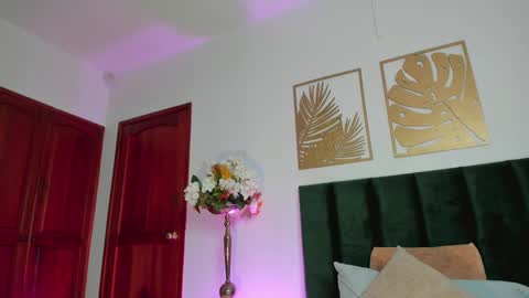 Snapshot of nora_dasilva chatting on February 25, 2025, 1:09 am Nora Da Silva online show from February 25, 2025, 1:09 am