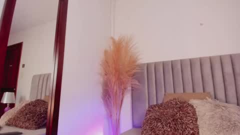 Snapshot of nora_dasilva chatting on February 27, 2025, 12:43 am Nora Da Silva online show from February 27, 2025, 12:43 am