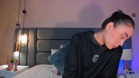 Snapshot of nora_dasilva chatting on October 16, 2025, 12:33 am Nora Da Silva online show from October 16, 2025, 12:33 am