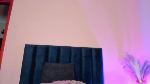 Snapshot of nora_dasilva chatting on October 22, 2025, 12:33 am Nora Da Silva online show from October 22, 2025, 12:33 am