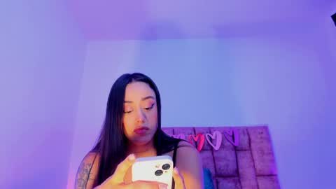 Nora Da Silva online show from May 12, 2026, 4:31 am