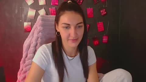 Snapshot of nora_n chatting on November 11, 2025, 7:30 am Nora online show from November 11, 2025, 7:30 am