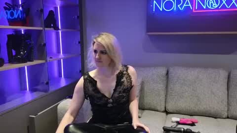 Snapshot of nora_noxx chatting on May 13, 2026, 3:31 pm NoraNoxx online show from May 13, 2026, 3:31 pm