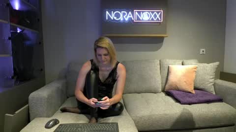 Snapshot of nora_noxx chatting on June 6, 2026, 8:52 am NoraNoxx online show from June 6, 2026, 8:52 am