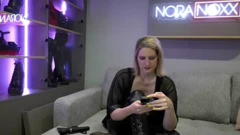 Snapshot of nora_noxx chatting on June 21, 2026, 8:33 pm NoraNoxx online show from June 21, 2026, 8:33 pm
