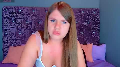 Nora online show from February 11, 2025, 10:18 pm