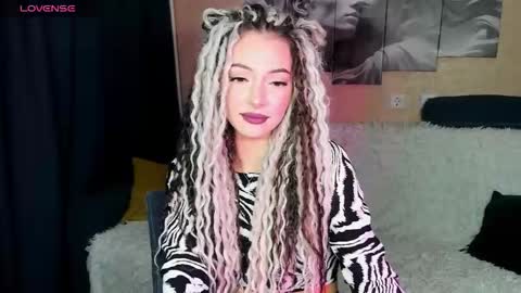 Snapshot of norasun chatting on December 16, 2025, 10:42 am NoraSun online show from December 16, 2025, 10:42 am