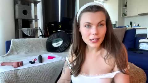 Nordic Belle online show from May 28, 2026, 2:14 pm