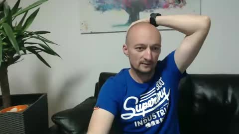 nordicrunner76 online show from June 17, 2026, 10:54 pm