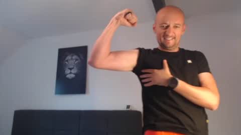 nordicrunner76 online show from July 7, 2026, 8:18 am