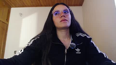 Snapshot of noreen_ chatting on June 3, 2026, 3:39 pm noreen_ online show from June 3, 2026, 3:39 pm