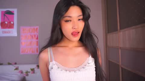 Snapshot of noreenbeckey chatting on November 11, 2025, 7:30 am Nore online show from November 11, 2025, 7:30 am