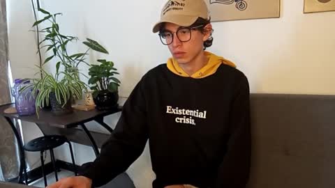 Norehg online show from October 12, 2025, 8:41 pm