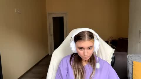 Elena online show from May 1, 2026, 7:13 am