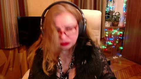 miss Tress online show from April 18, 2026, 9:15 pm