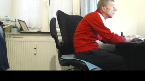 Snapshot of normuc chatting on April 5, 2026, 3:09 pm Normuc online show from April 5, 2026, 3:09 pm