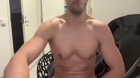 north_guy799643 online show from March 18, 2026, 4:43 pm