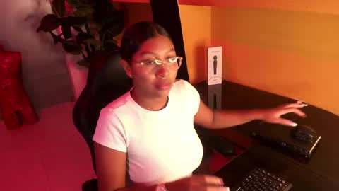 Snapshot of northblackwood chatting on November 22, 2025, 8:08 pm North online show from November 22, 2025, 8:08 pm