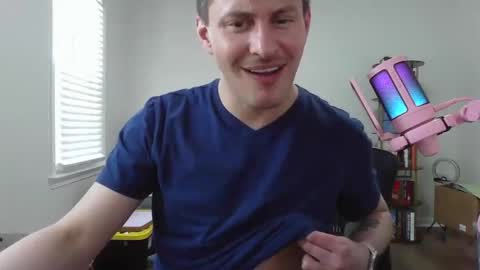 Snapshot of northofsouth_xxx chatting on May 13, 2026, 4:04 pm northofsouth_xxx online show from May 13, 2026, 4:04 pm