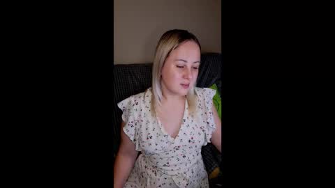 hi glad to chat online show from October 2, 2025, 2:57 pm