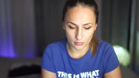 Tina online show from December 18, 2025, 9:32 pm