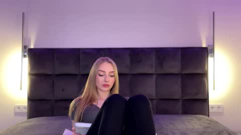 Snapshot of notelis chatting on November 7, 2025, 3:56 pm Goldie online show from November 7, 2025, 3:56 pm