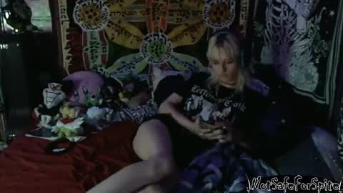 FREAKY DRACULA online show from April 30, 2026, 4:30 am